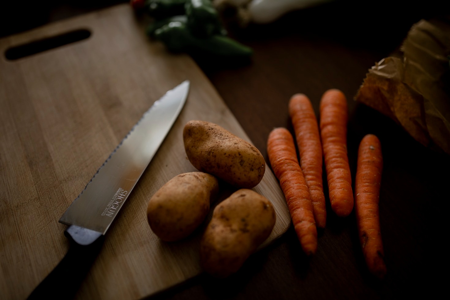 10 Kitchen Essentials for Effortless Meal Preparation